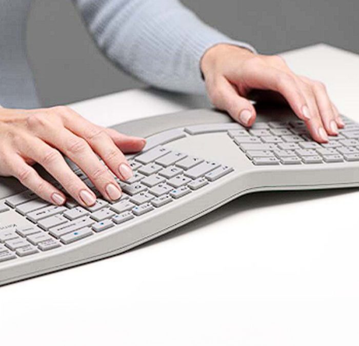5 razones por las que necesitas un Teclado Ergonómico